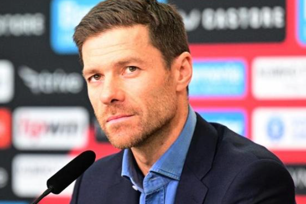 巴尔韦德位置变迁:从右后卫回归中场背后的战术考量