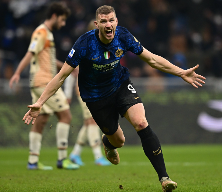 波黑<a href='/news/tag/1253.html' style='color: blue;'>世预赛</a>强势突围:<a href='/news/tag/1099761.html' style='color: blue;'>哲科</a>宝刀未老,附加赛席位提前落袋